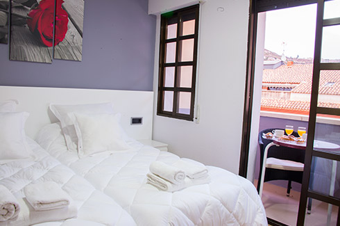Standard Room with Balcony 4